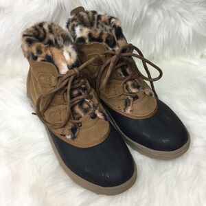 Baretraps Augustine Leopard lace-up Bootie. Size 9M. New w/box.